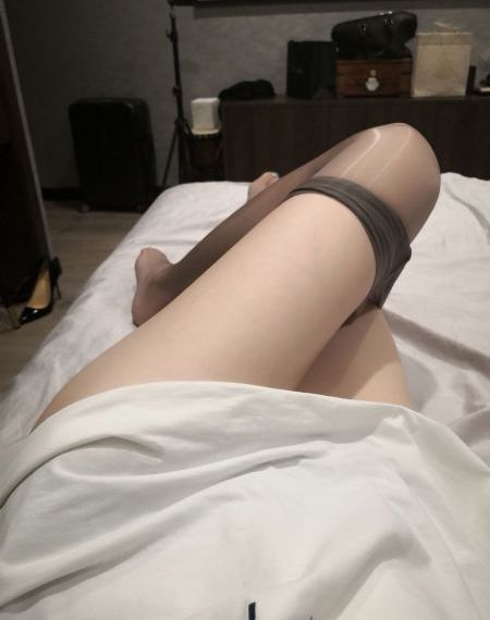白衣的后悔_高清免费观看