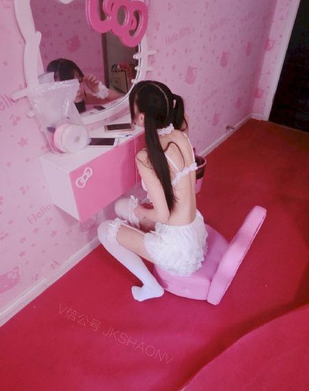 迷人的邻居_4K完整视频观看