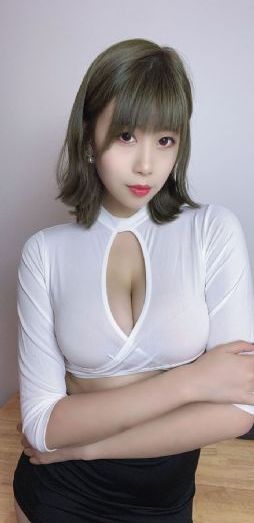 小受在公交车被八个男人强_国产剧在线观看视频